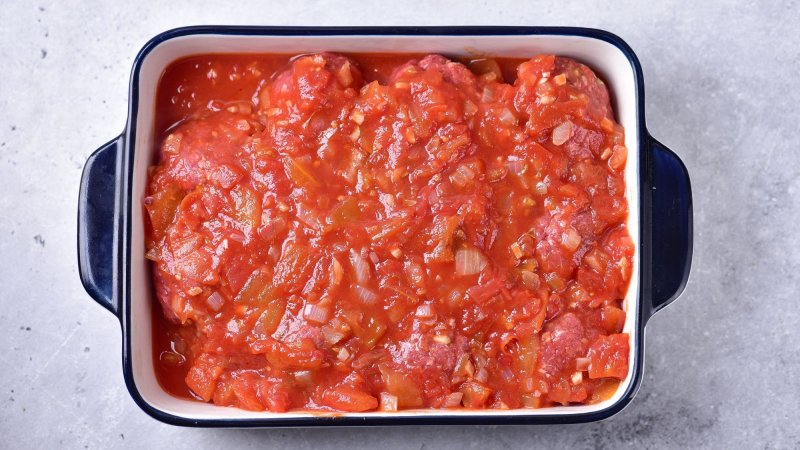 Pulpety w sosie pomidorowym z piekarnika - jak zrobić, przepis, krok 3