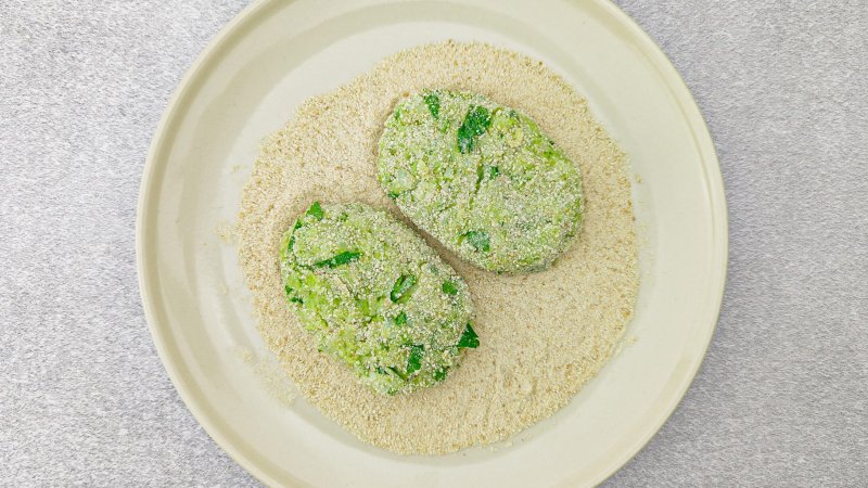 Kotlety z kalafiora i brokuła - jak zrobić, przepis, krok 2