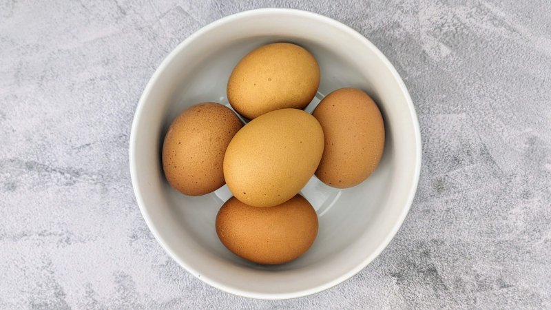 Pasta jajeczna z rzodkiewką - jak zrobić, przepis, krok 1