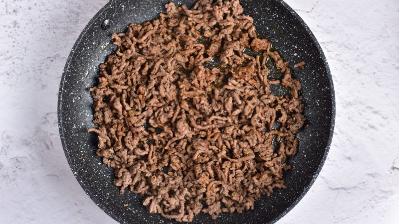 Kalafior zapiekany z mięsem mielonym - jak zrobić, przepis, krok 1