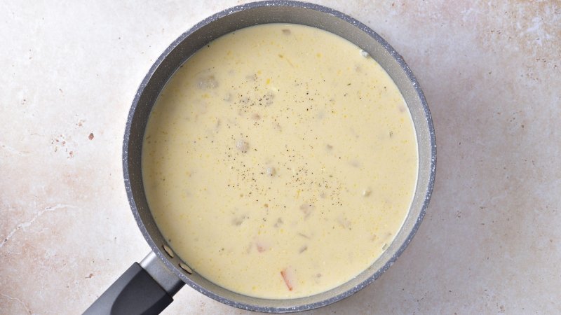 Zupa kalafiorowa z ziemniakami - jak zrobić, przepis, krok 4