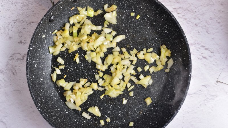 Polędwiczki wieprzowe w sosie własnym - jak zrobić, przepis, krok 2
