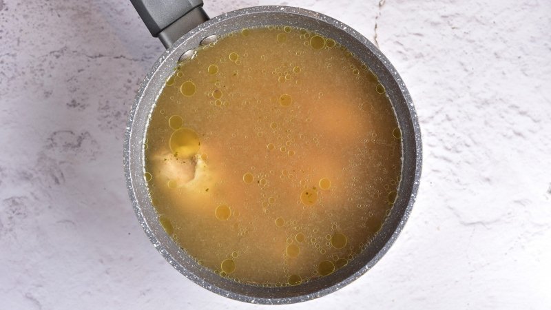 Zupa kalafiorowa jak u babci - jak zrobić, przepis, krok 1