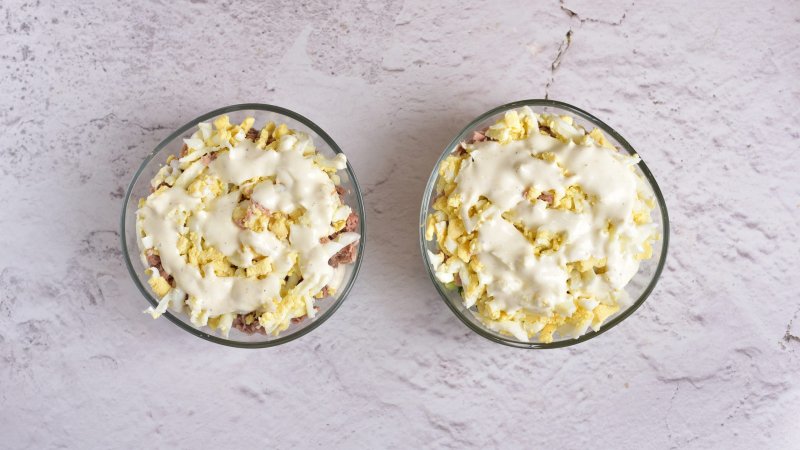 Sałatka śledziowa Warstwowa Z Serem żółtym