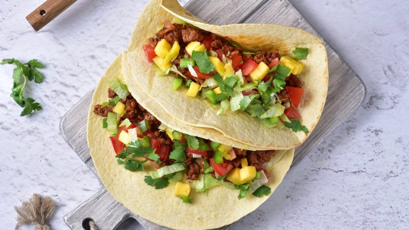 Meksykańskie tacos z mięsem mielonym - jak zrobić, przepis, krok 4
