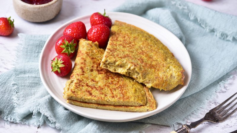 Fit omlet z bananem i płatkami owsianymi