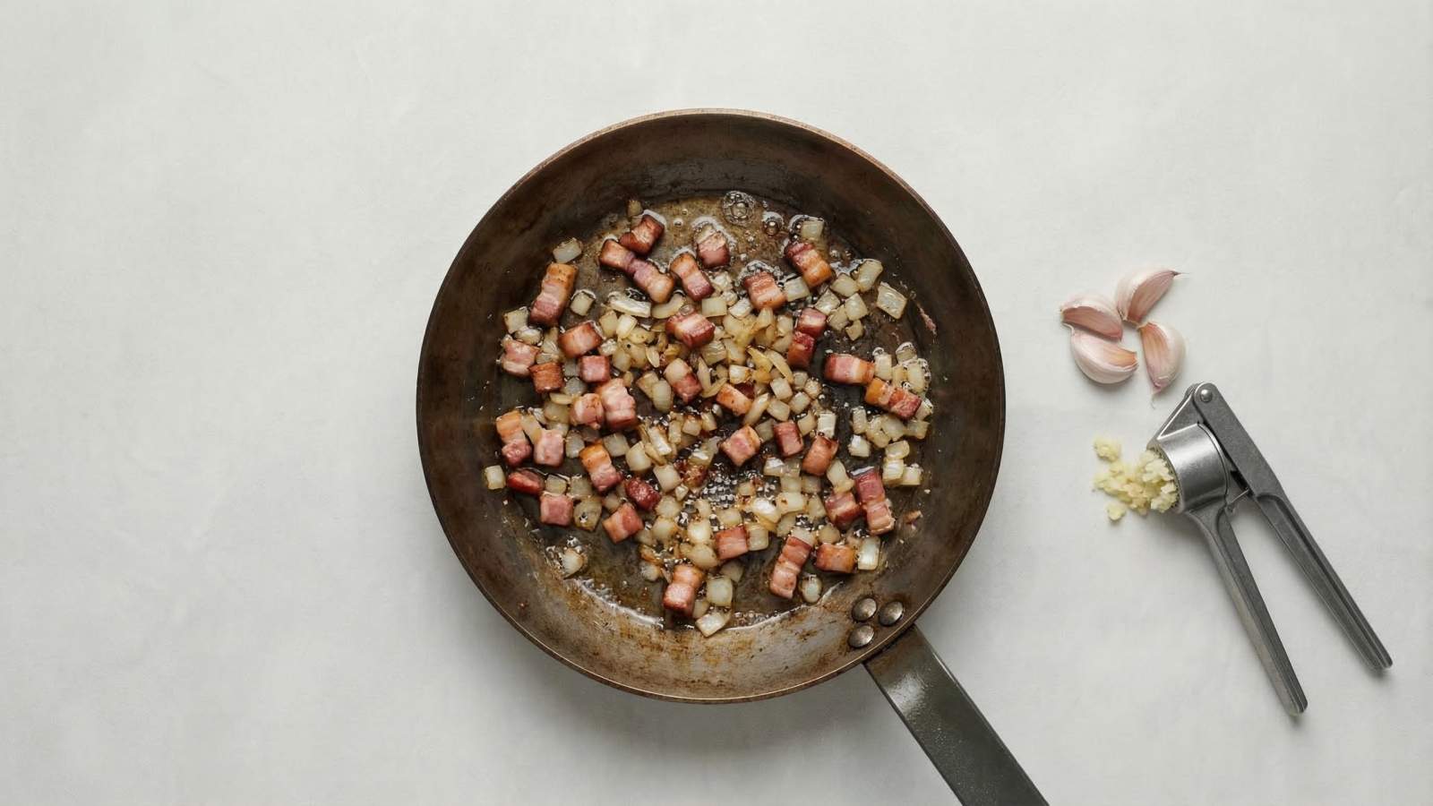 Tradycyjny żurek wielkanocny z białą kiełbasą - jak zrobić, przepis, krok 3