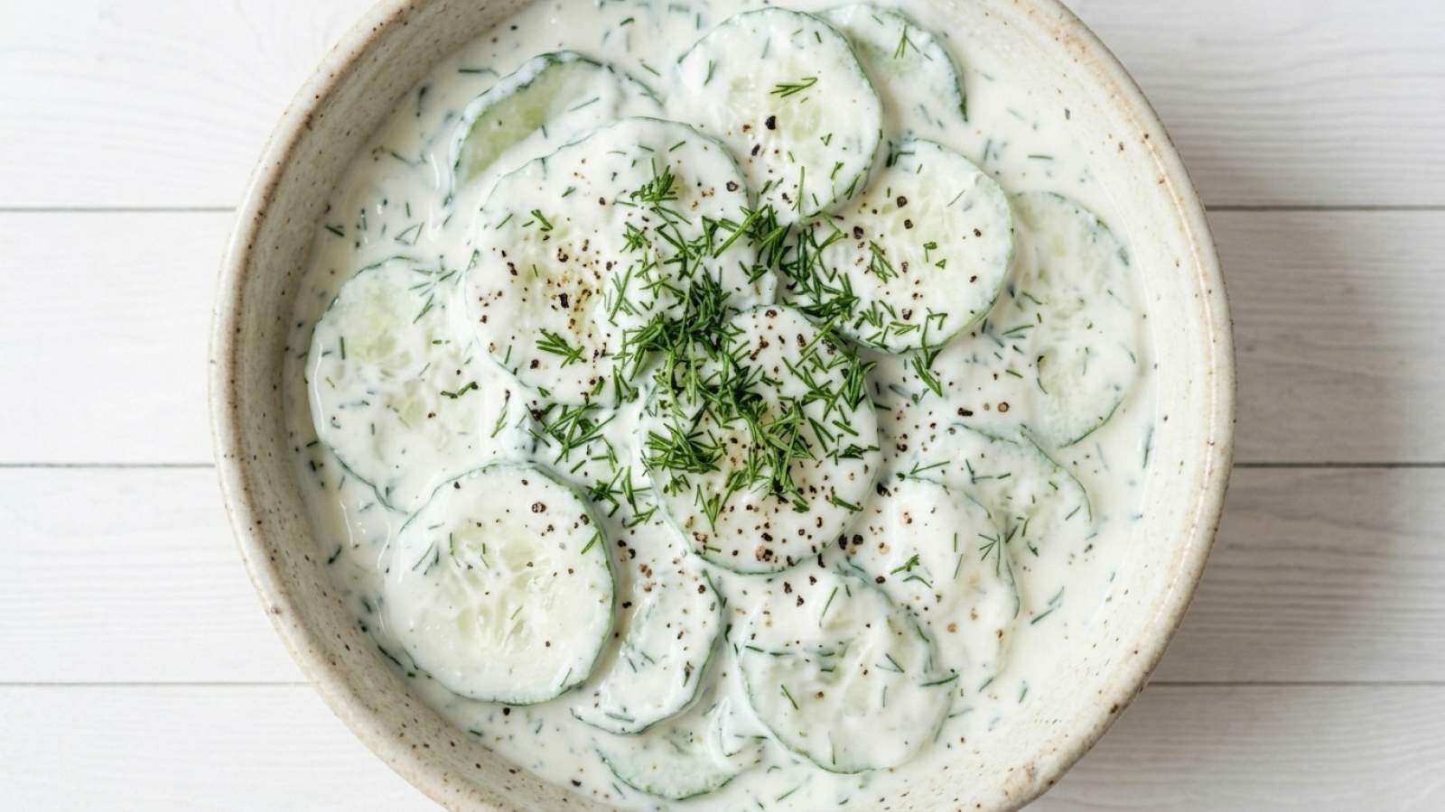 Klasyczna mizeria z ogórków do obiadu - jak zrobić, przepis, krok 5